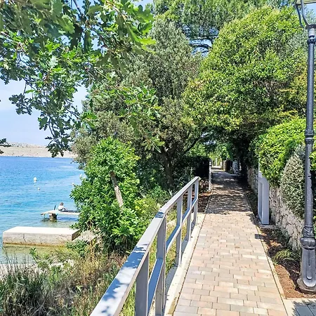 Visnja-1 By Interhome Ядраново